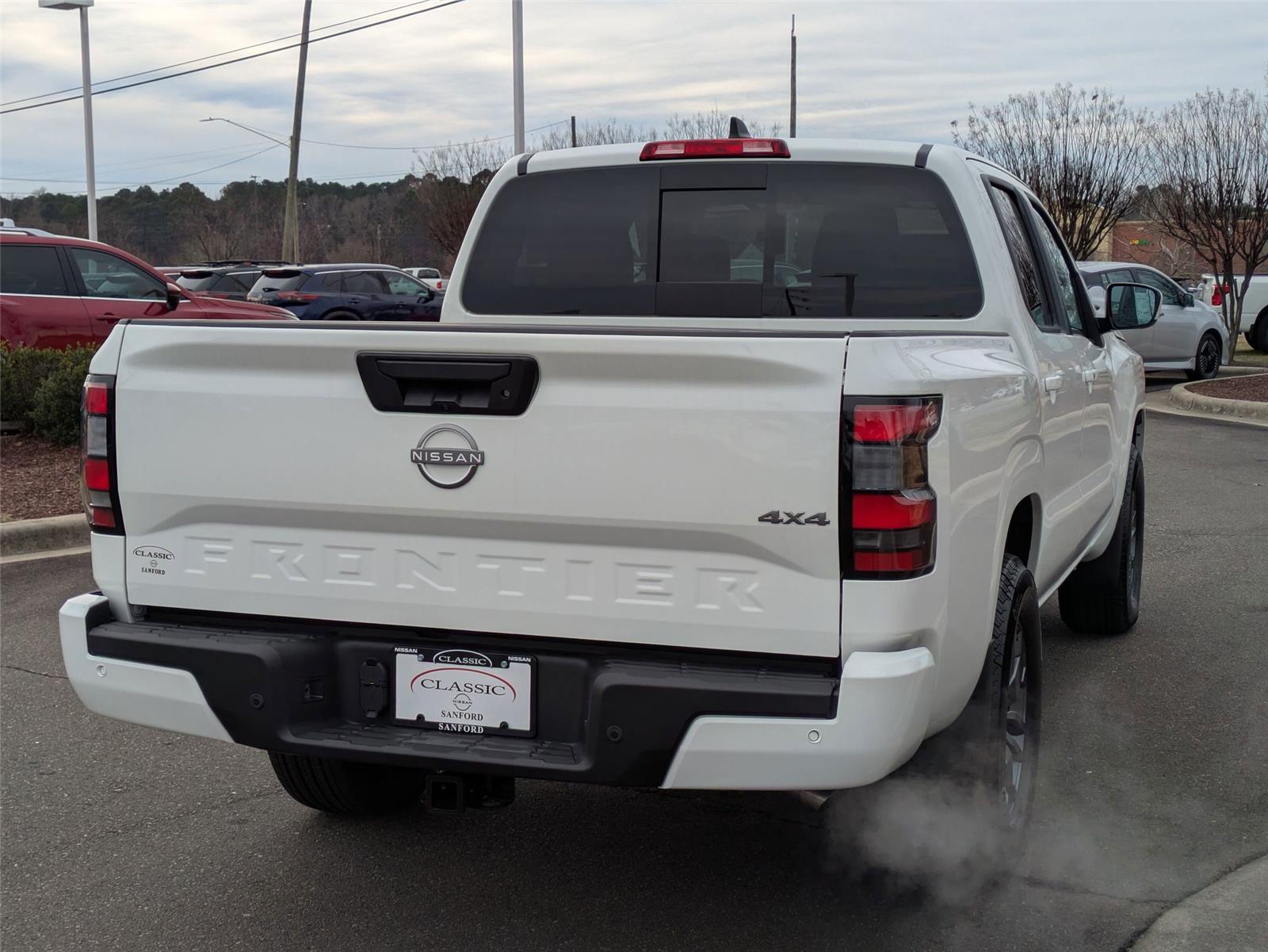 2025 Nissan Frontier SV photo 5