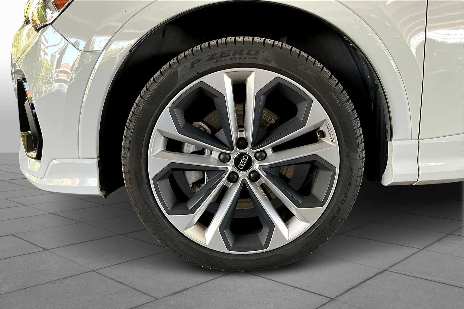 2020 Audi Q3 S line Premium Plus photo 9