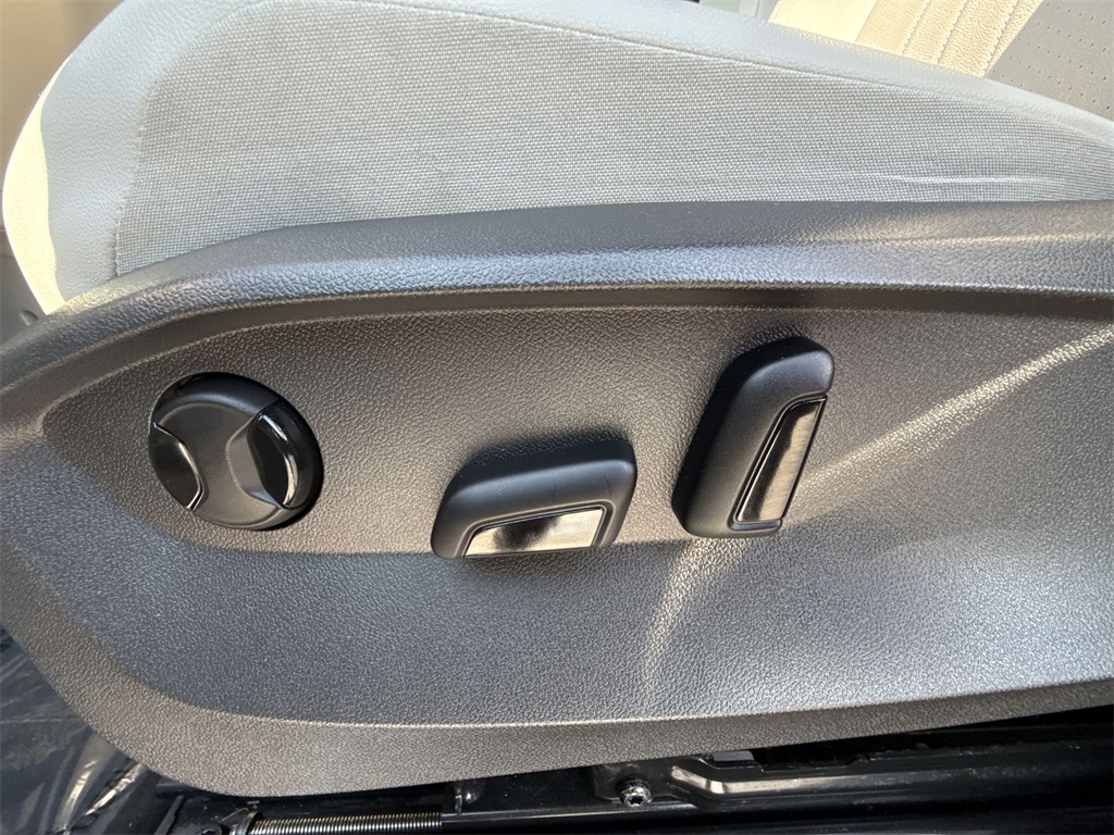 2023 Volkswagen Tiguan SE R-Line Black photo 12