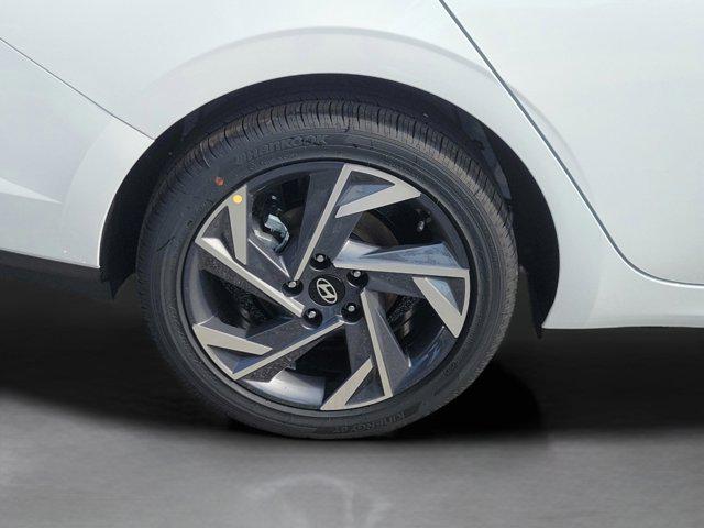 2025 Hyundai Elantra SEL Sport photo 4