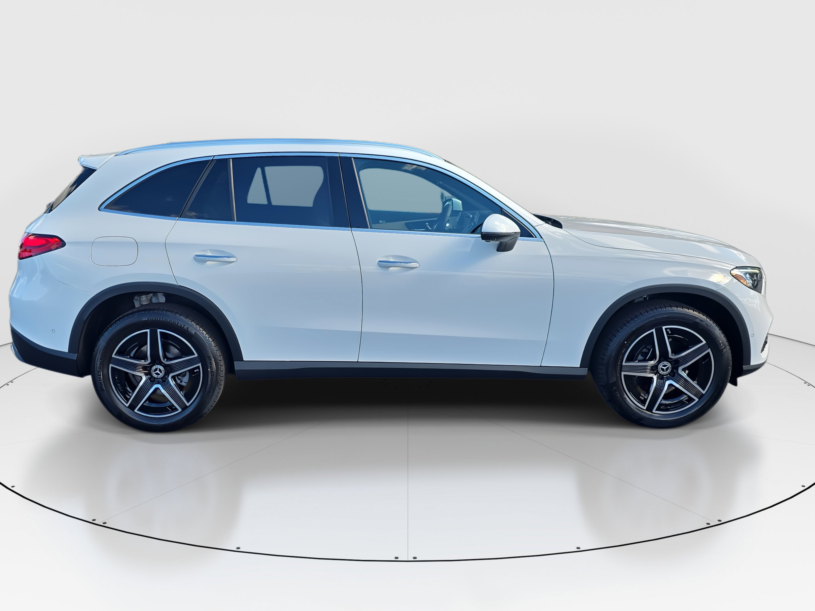 2026 Mercedes Benz GLC 300 4MATIC photo 2