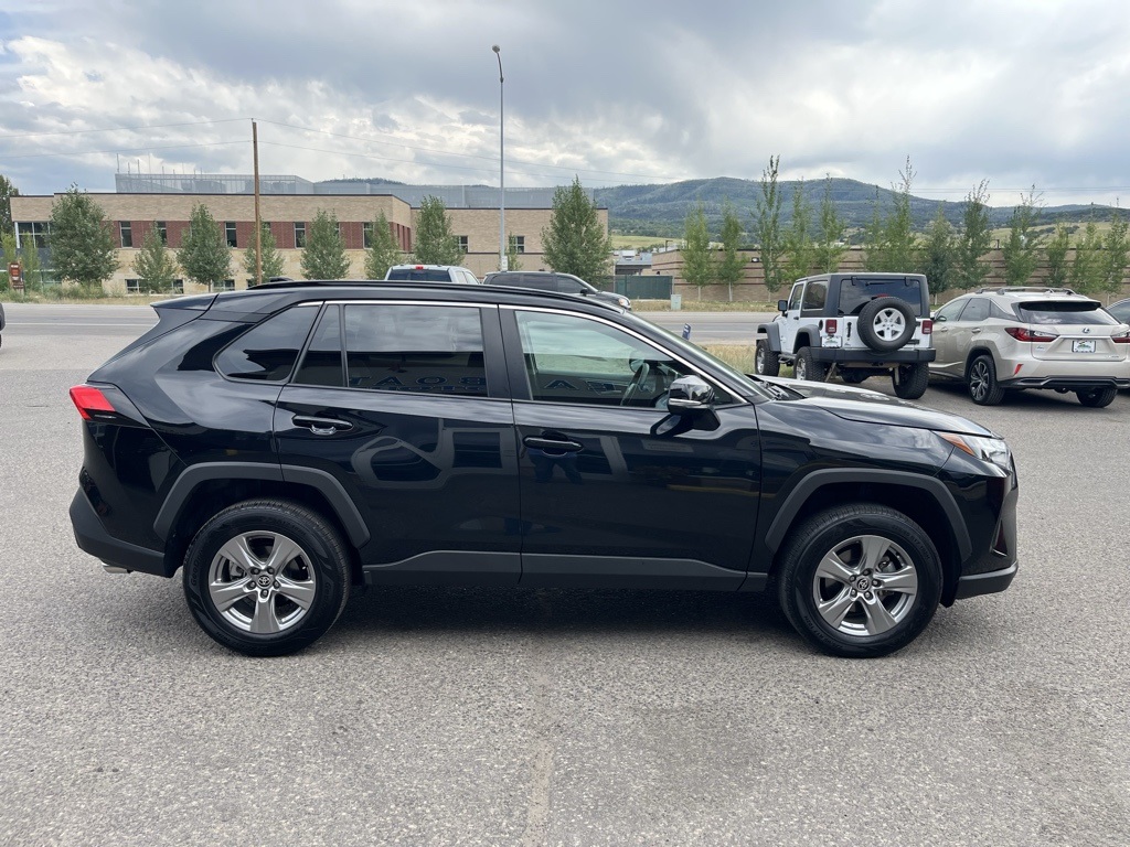 2024 Toyota RAV4 XLE photo 5