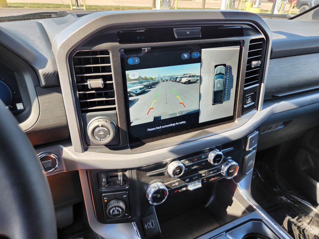 2025 Ford F-150 XLT photo 7