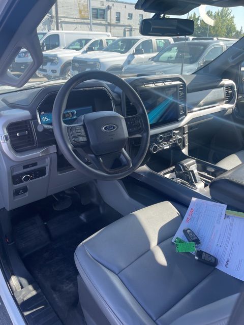 2022 Ford F-150 Lightning photo 9
