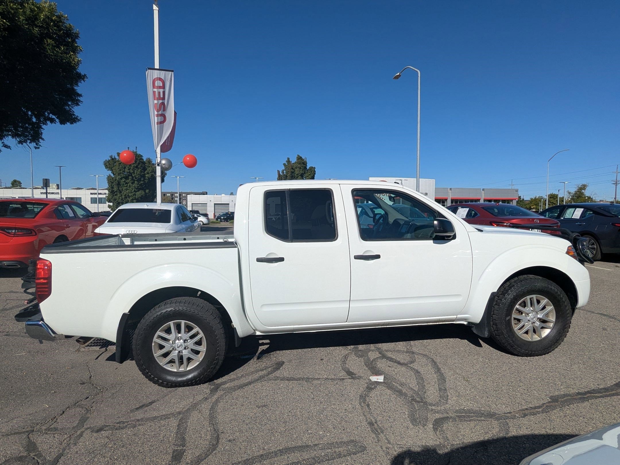 2019 Nissan Frontier SV photo 2