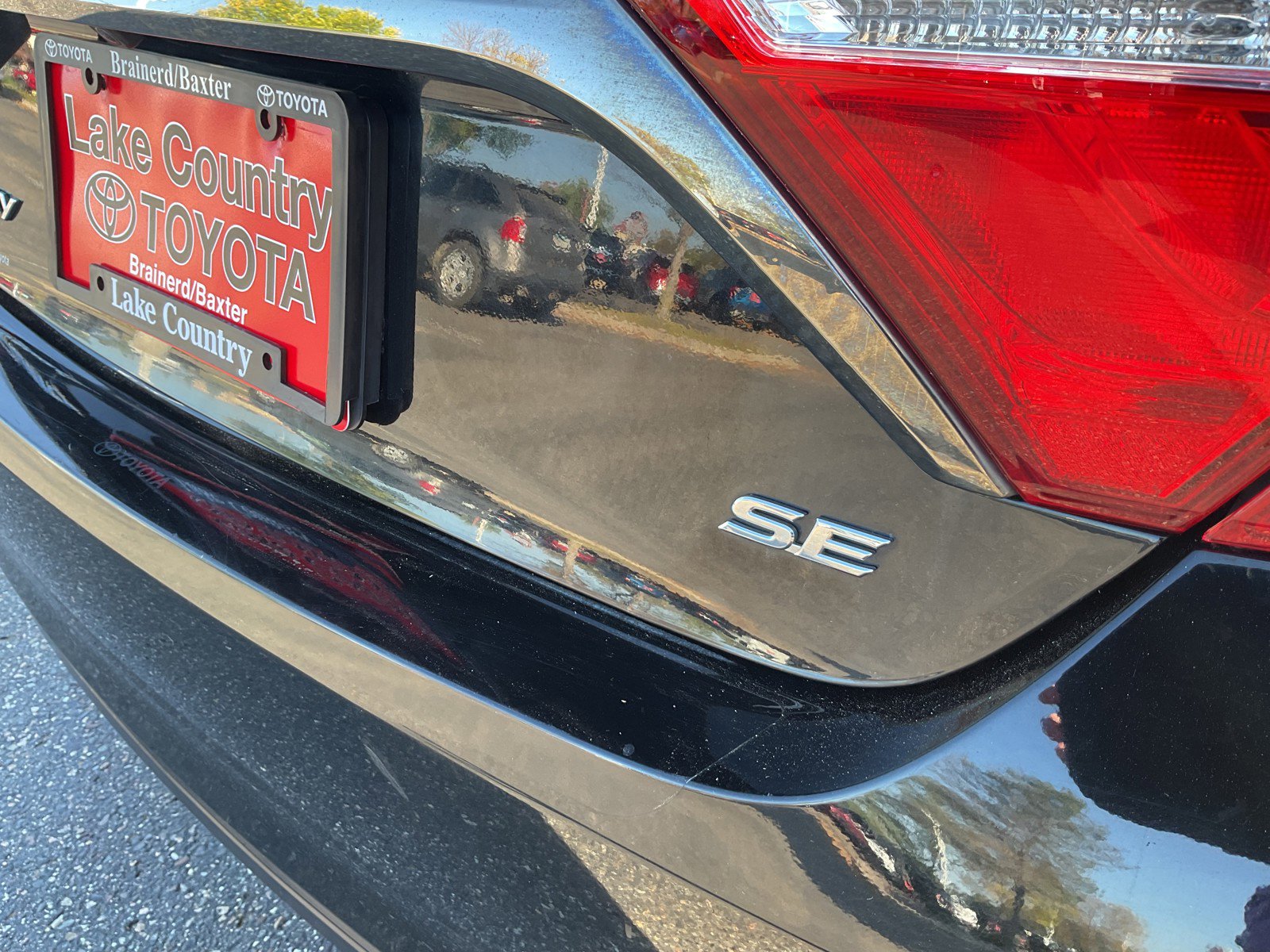 2016 Toyota Camry SE photo 10