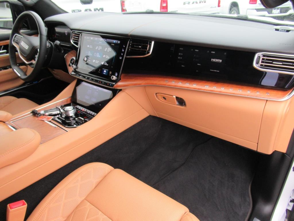 2024 Jeep Grand Wagoneer III photo 10