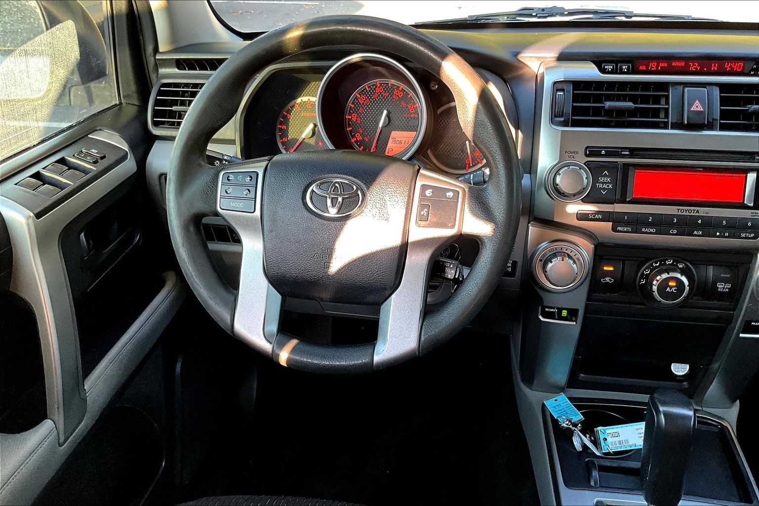 2012 Toyota 4Runner SR5 photo 5
