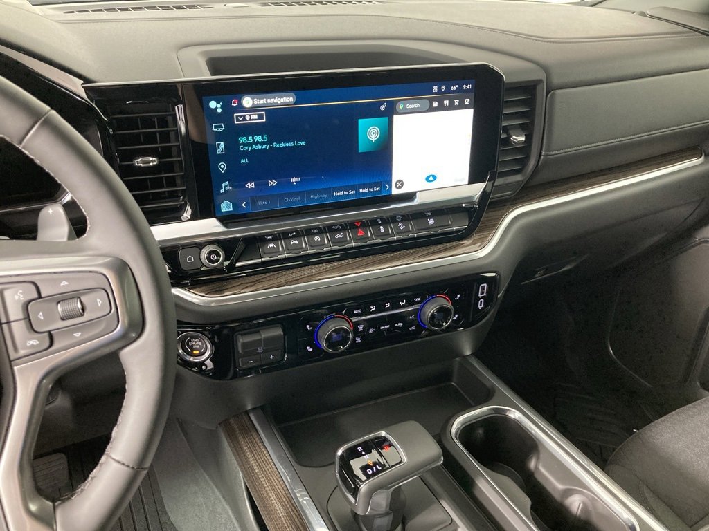 2026 Chevrolet Silverado 1500 LT photo 2