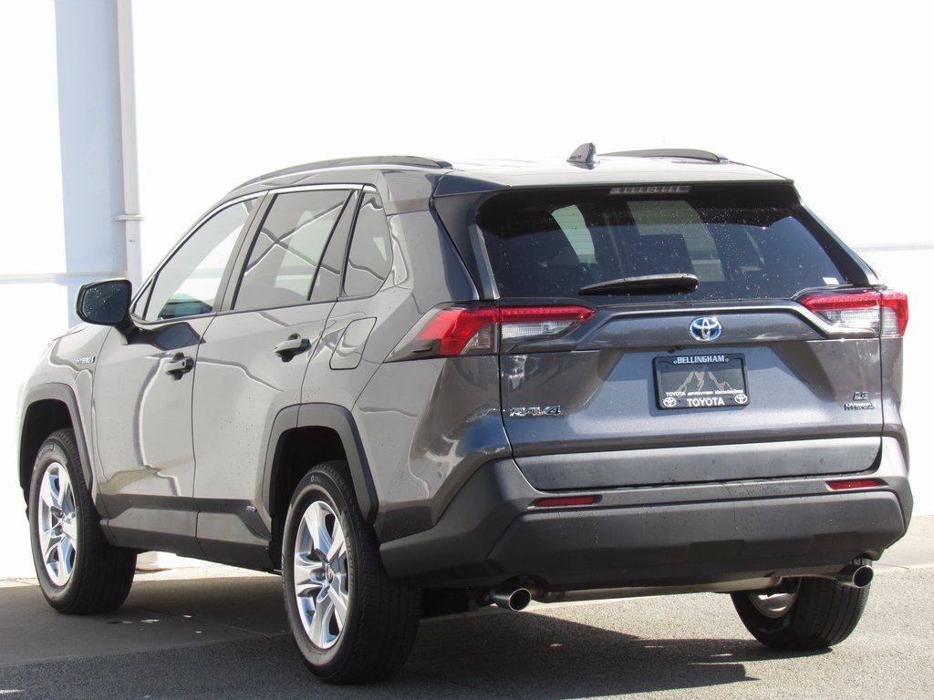 2021 Toyota RAV4 Hybrid LE photo 5