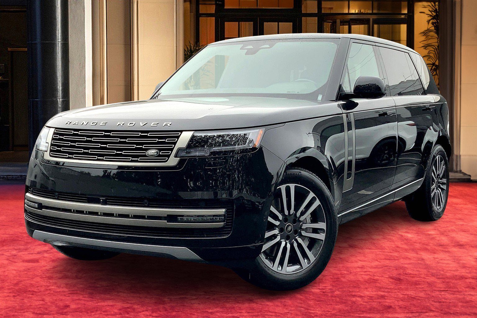 2025 Land Rover Range Rover SE's photo