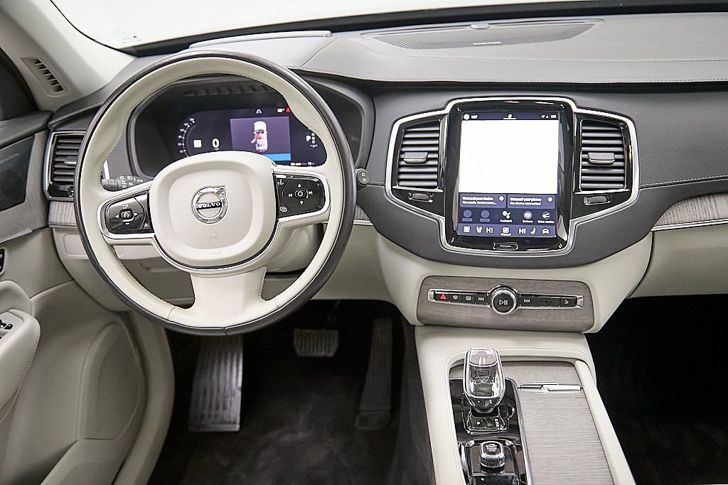2023 VOLVO XC90 - Image 28