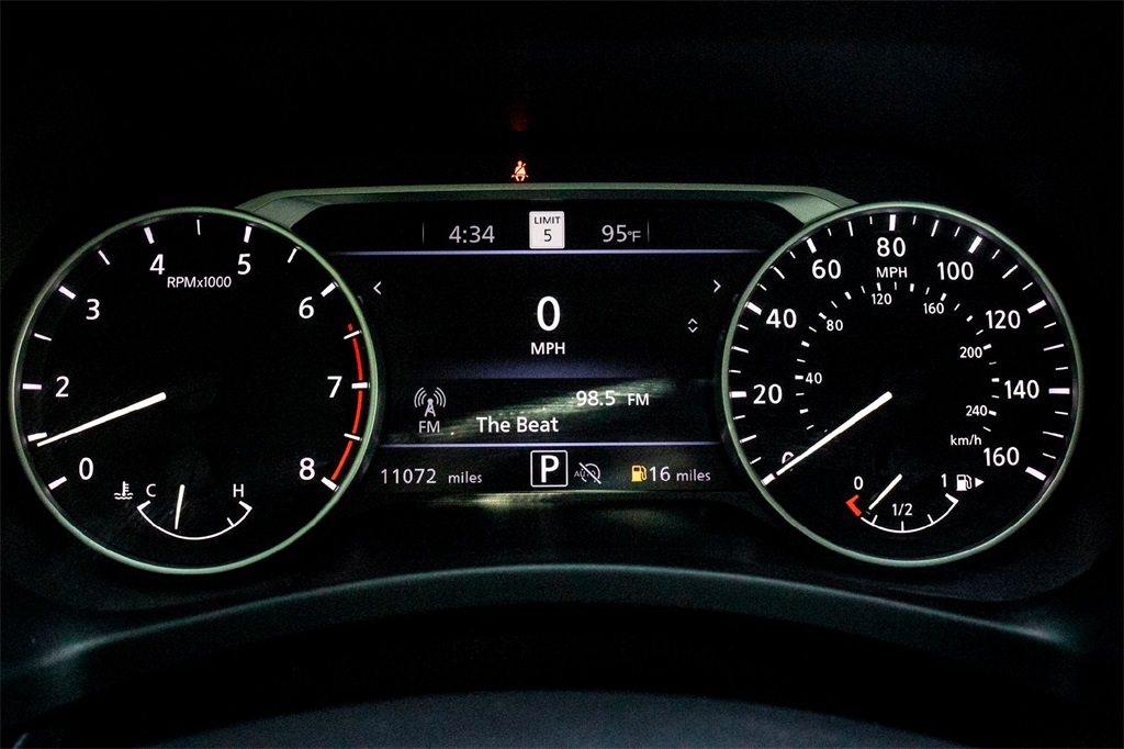 2025 Nissan Sentra SV photo 22
