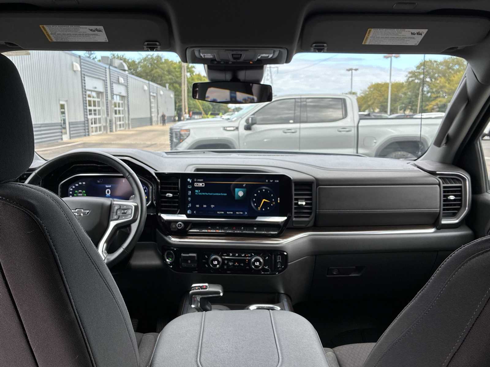 2023 Chevrolet Silverado 1500 RST photo 19