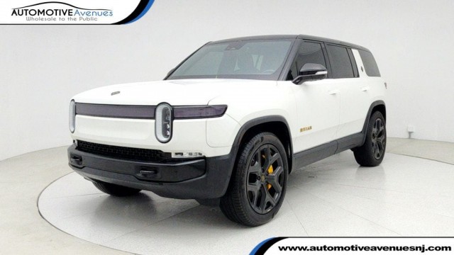 2022 Rivian R1S Launch Edition's photo