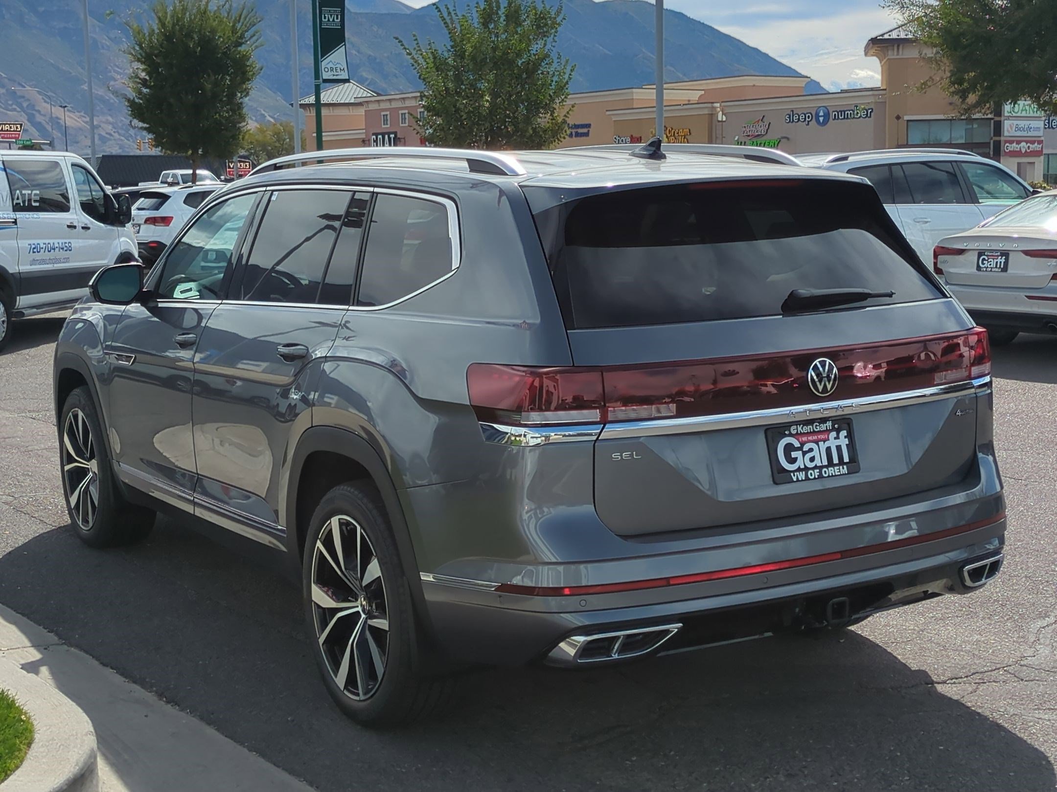 2025 Volkswagen Atlas SEL Premium R-Line photo 5