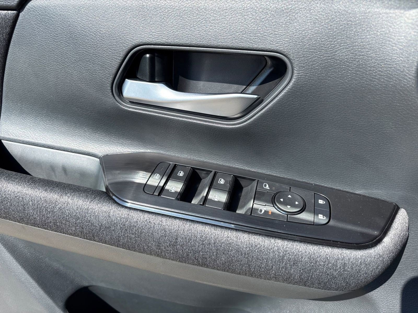 2026 Nissan Kicks SV photo 14