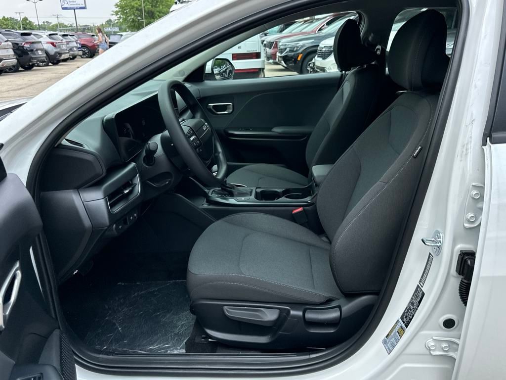 2025 Kia K4 LXS photo 9
