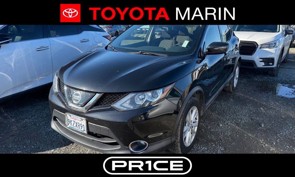 2018 Nissan Rogue Sport SV's photo