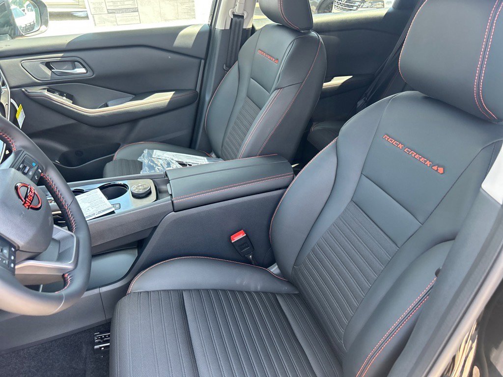 2026 Nissan Rogue SV photo 4