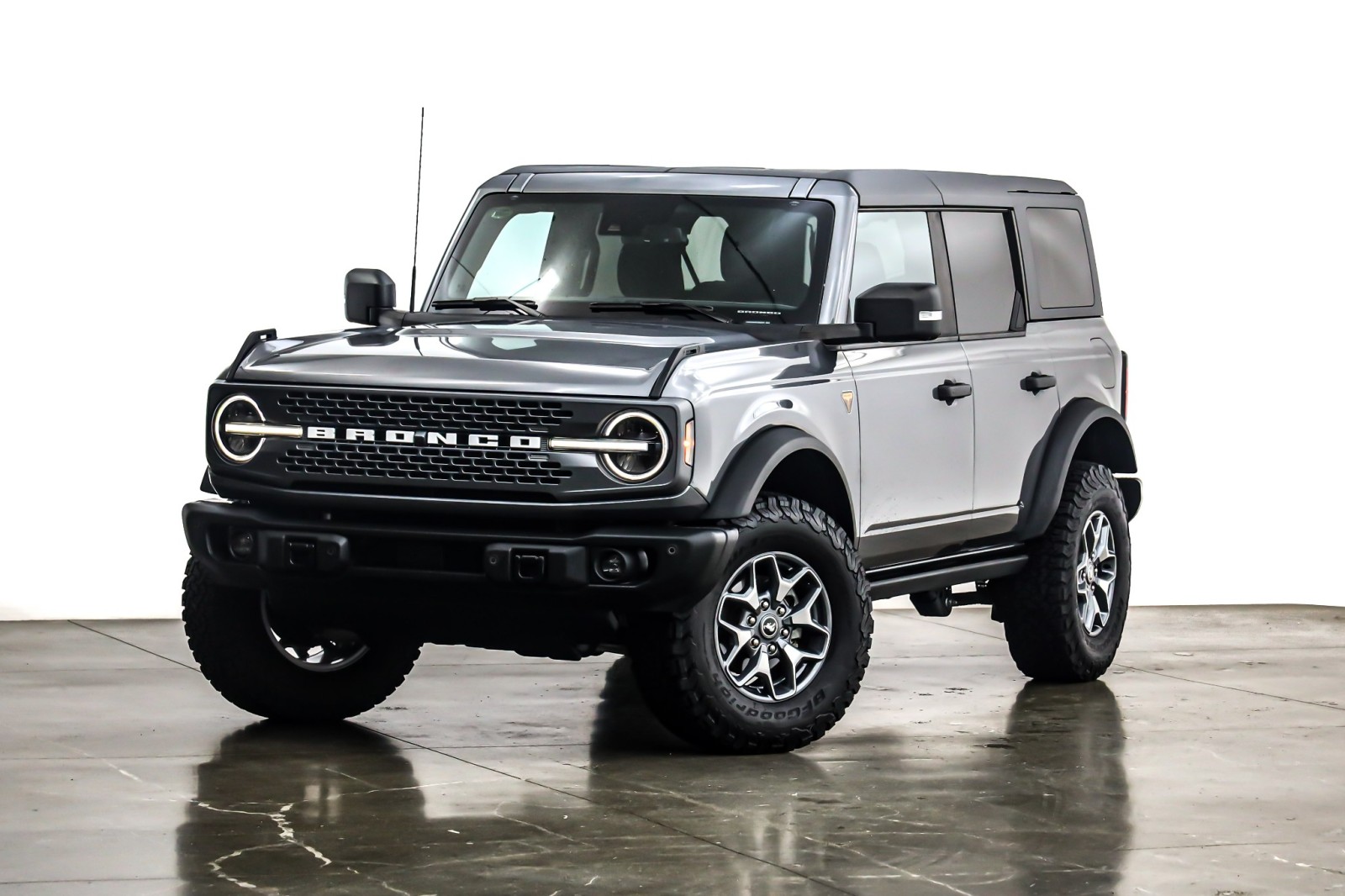 2023 Ford Bronco 4-Door Badlands's photo
