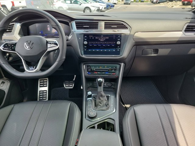 2024 Volkswagen Tiguan SE R-Line Black photo 8
