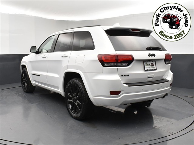 2021 Jeep Grand Cherokee Laredo X photo 3