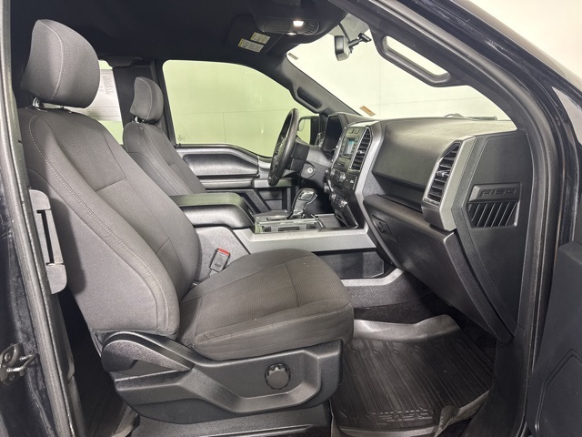 2016 Ford F-150 XLT photo 3