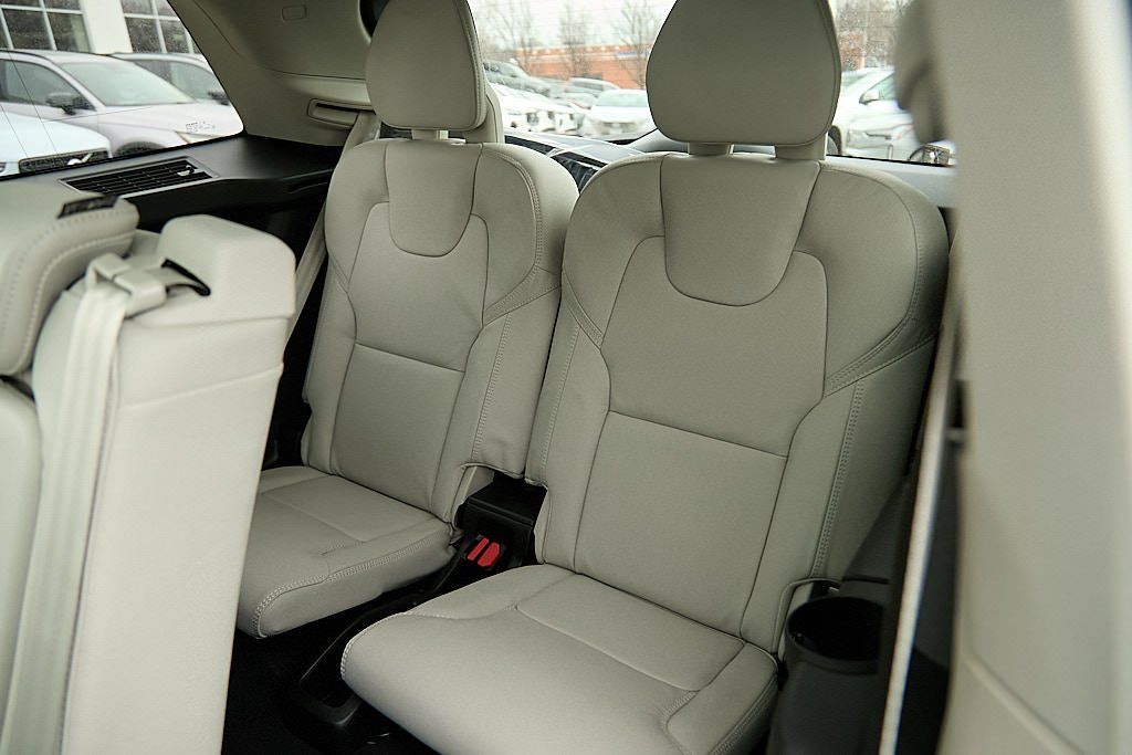 2026 VOLVO XC90 - Image 23