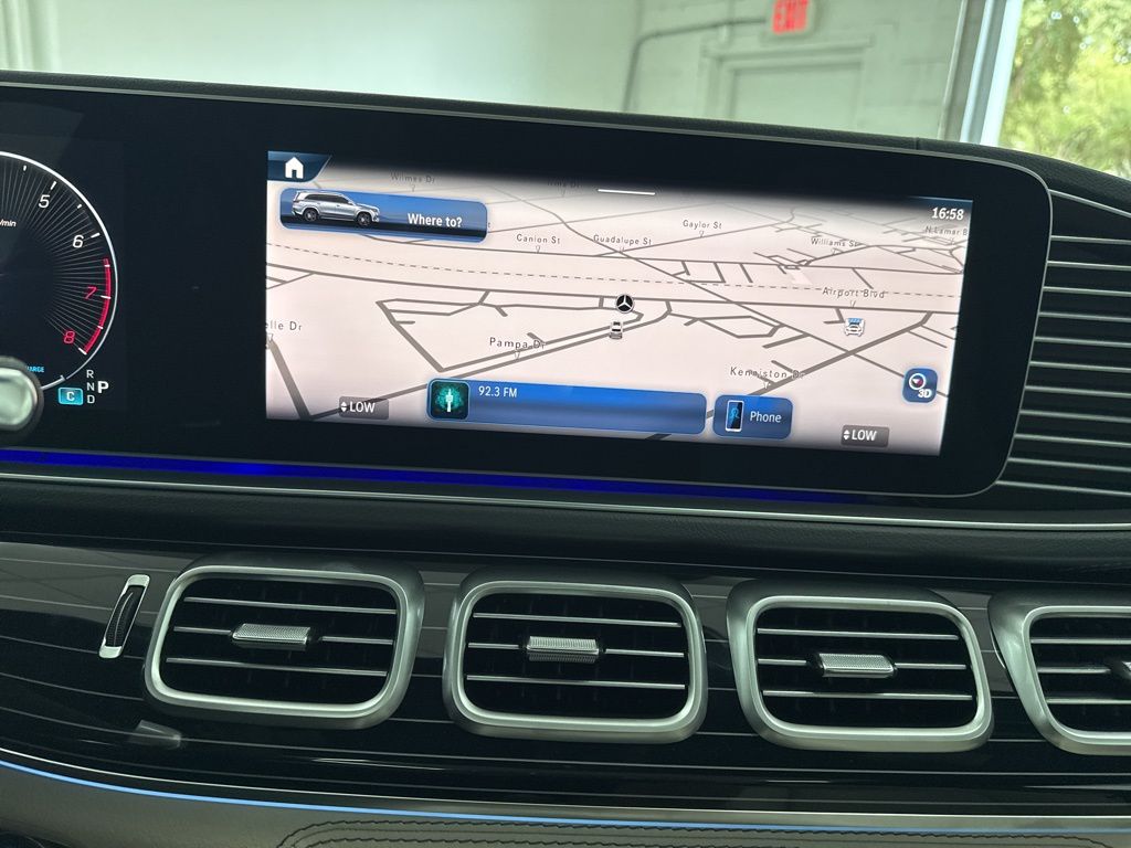 2026 Mercedes Benz GLS 450 4MATIC photo 32