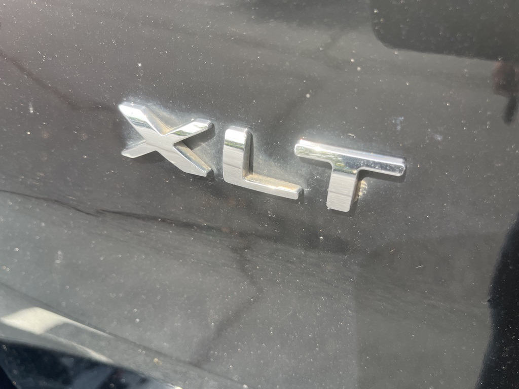 2017 Ford Explorer XLT Sport photo 4