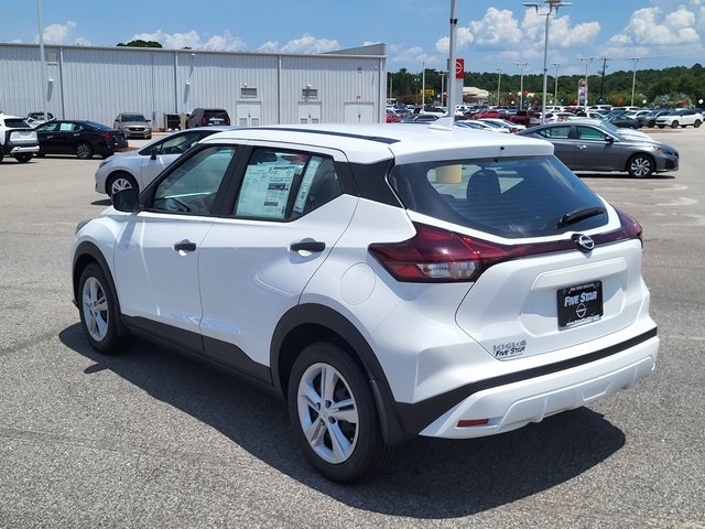 2025 Nissan Kicks Play S photo 4