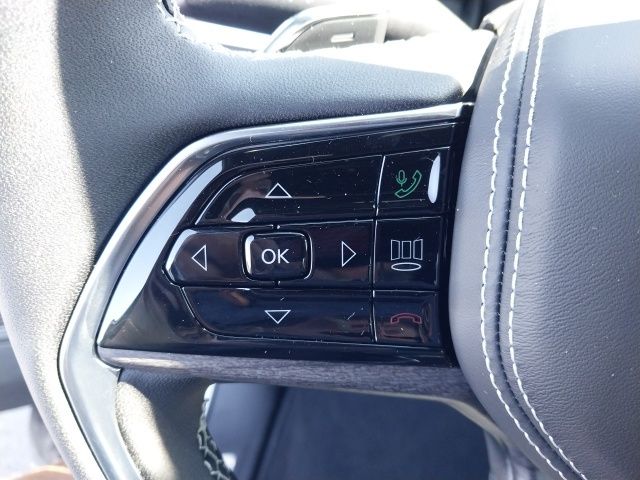 2025 Jeep Grand Cherokee Overland photo 8
