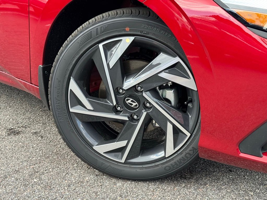 2025 Hyundai Elantra SEL Sport photo 4