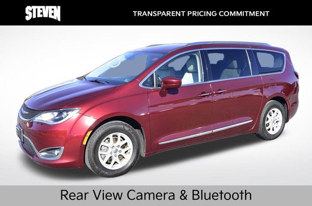 2020 Chrysler Pacifica Touring L's photo