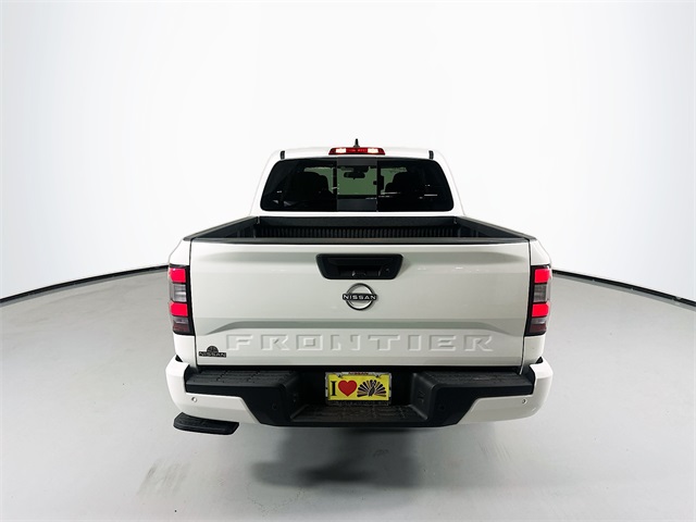 2025 Nissan Frontier SV photo 4
