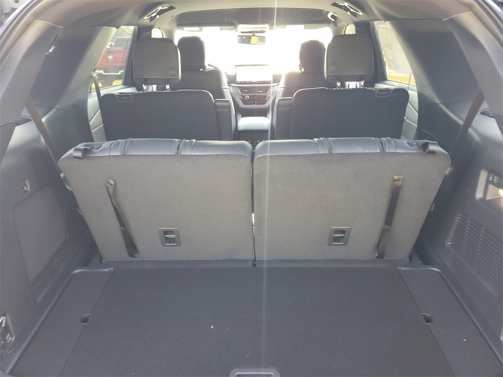 2025 Ford Explorer ST-Line photo 24