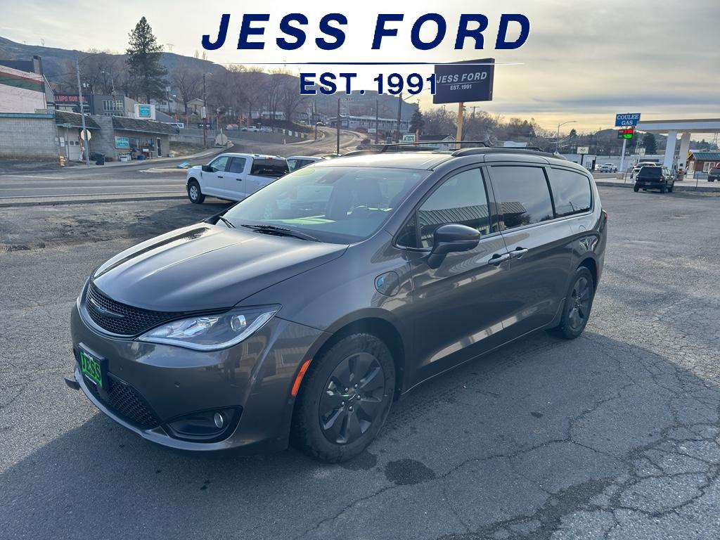 2020 Chrysler Pacifica Limited's photo