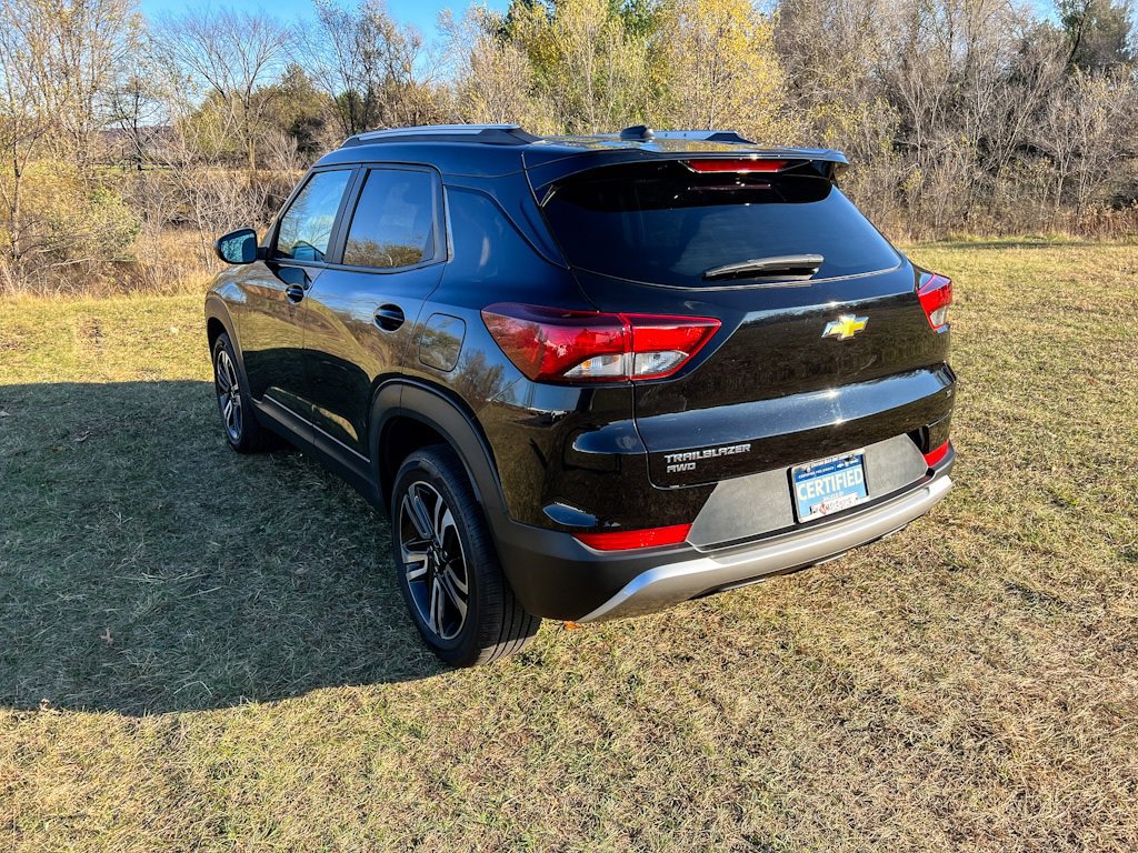 2023 Chevrolet Trailblazer LT photo 3