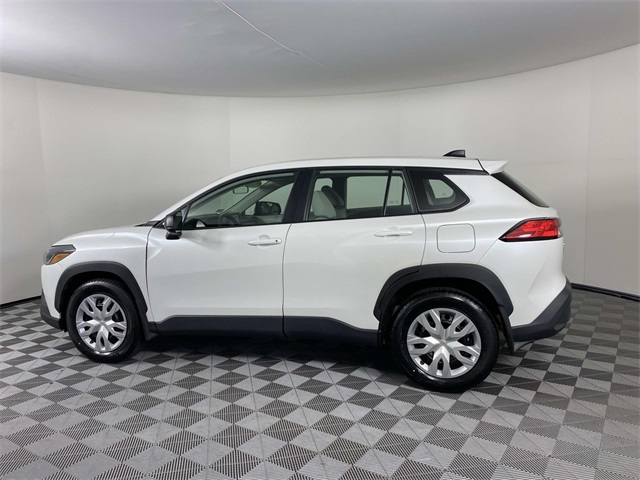 2023 Toyota Corolla Cross L photo 2