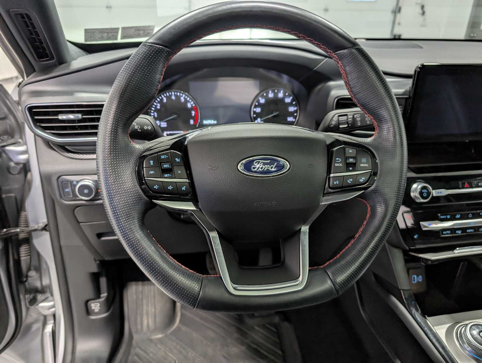2022 Ford Explorer ST-Line photo 34