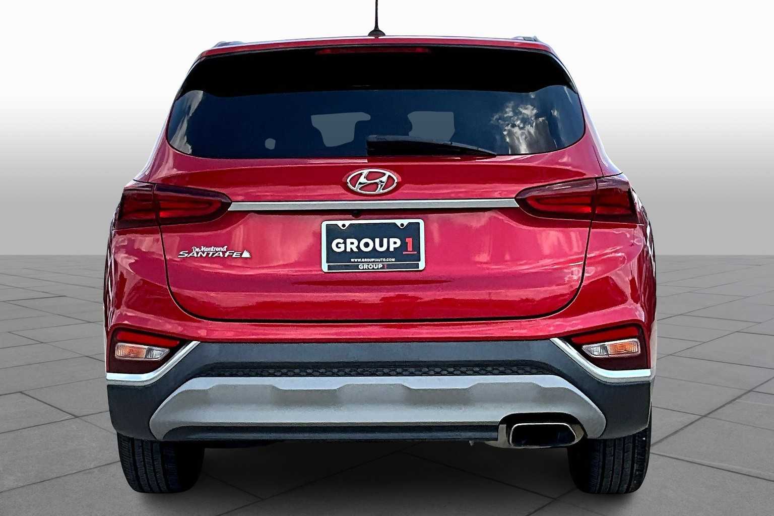 2020 Hyundai Santa Fe SE photo 4