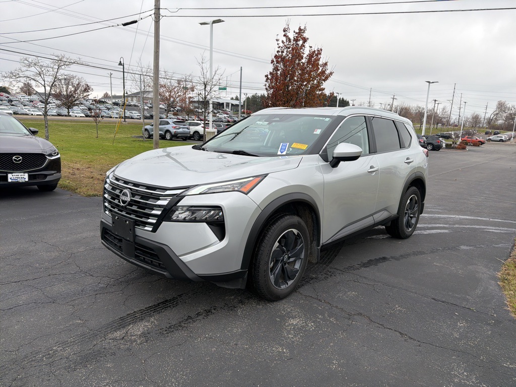 2024 Nissan Rogue SV photo 2