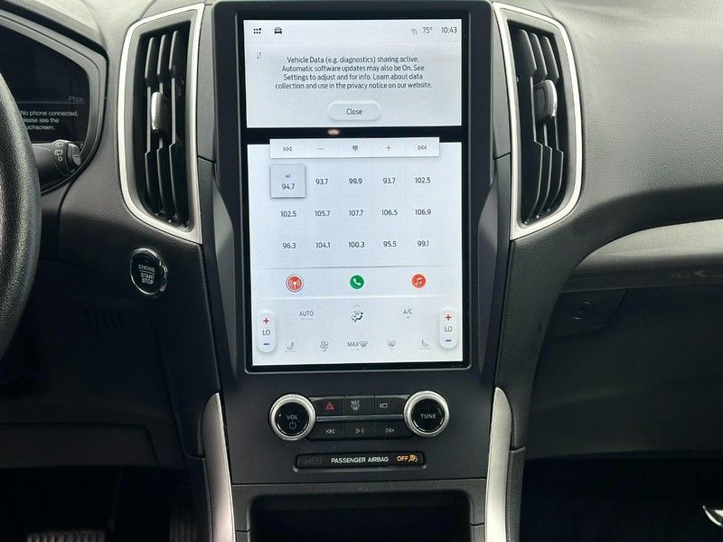 2023 Ford Edge SEL photo 12