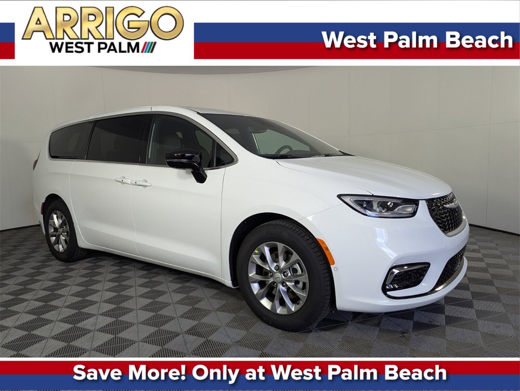 2026 Chrysler Pacifica Limited's photo