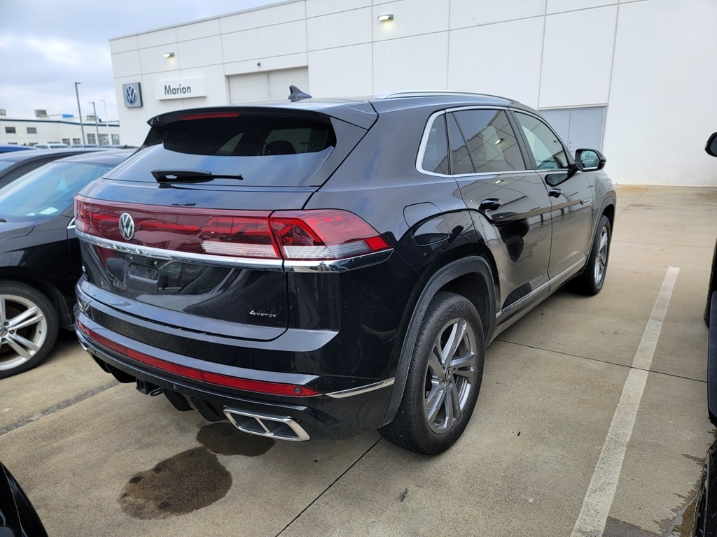 2024 Volkswagen Atlas Cross Sport SEL R-Line photo 2