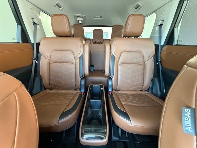 2022 Nissan Pathfinder Platinum photo 32