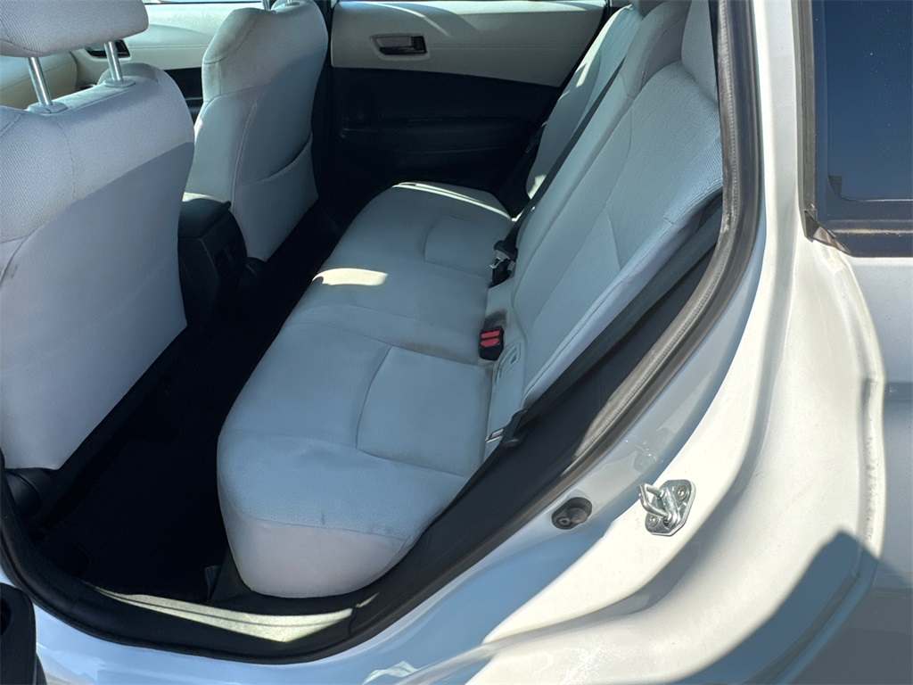 2024 Toyota Corolla Cross L photo 18