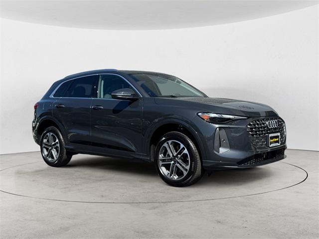 2025 Audi New Q5 Premium's photo