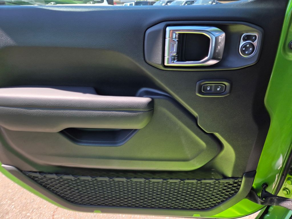 2025 Jeep Wrangler 4xe Willys photo 8